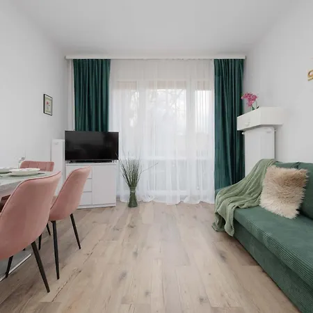 Functional With Balcony In Old Town By Renters